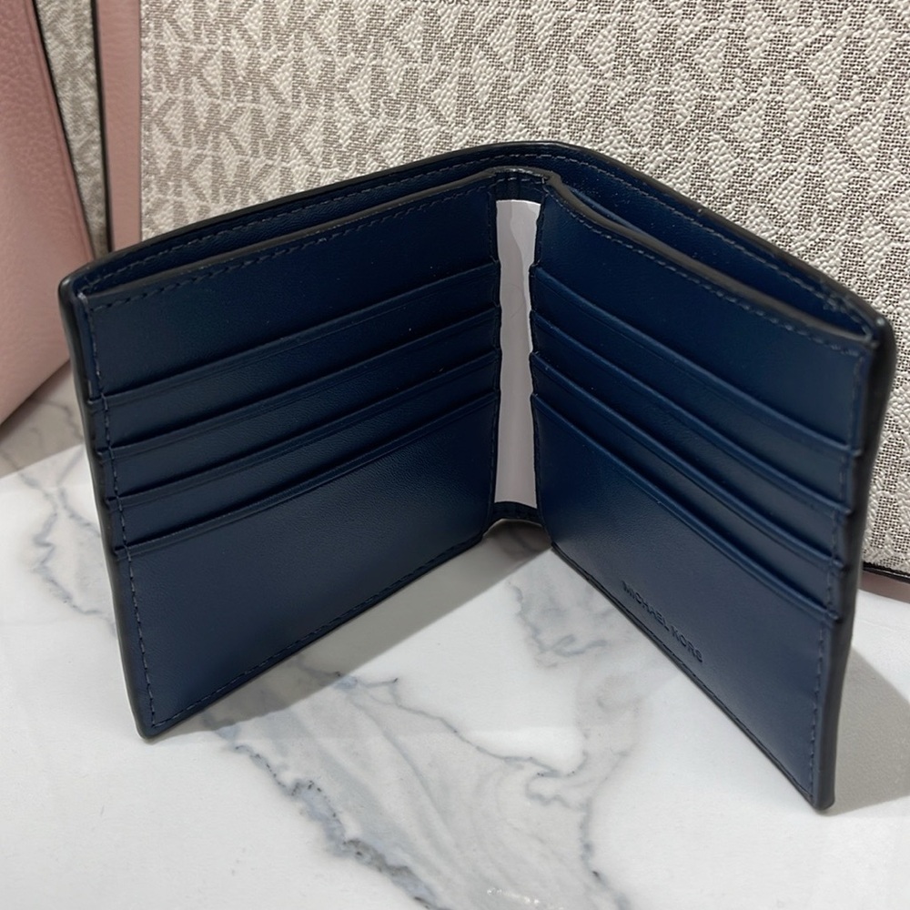 Michael Kors Cooper Billfold Wallet
Navy 
NWT - Picture 13 of 16